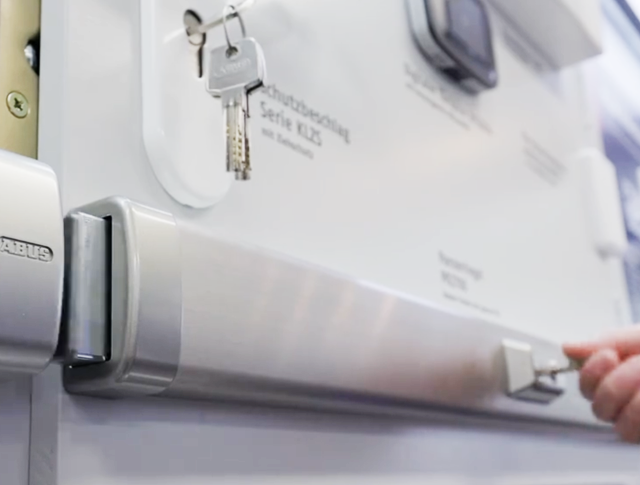 Schließanlagen & Zusatzleistungen